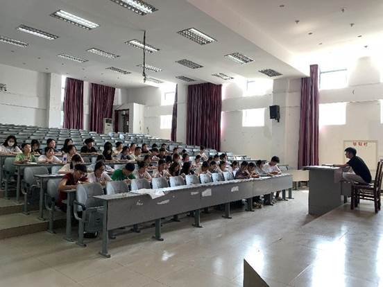 文化旅游学院干部例会.jpg2